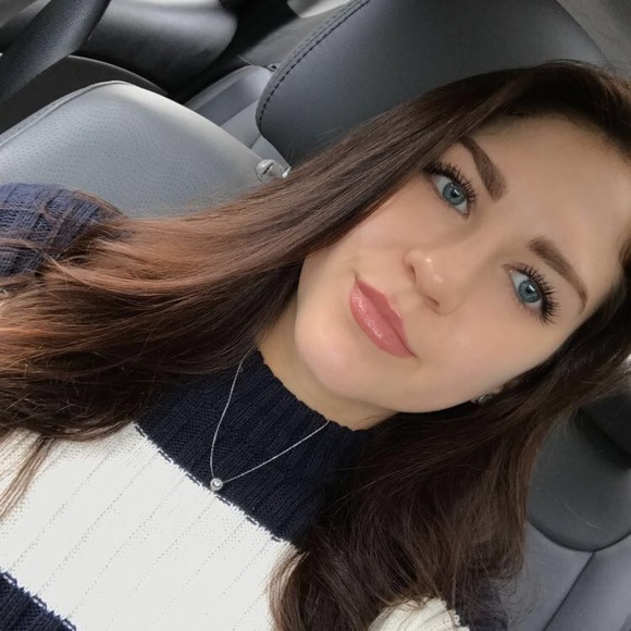 Meet your Posher, Brooke - Picture 4 of 4